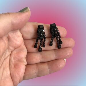 Vintage black prong-set rhinestone dangle clip earrings unsigned Weiss? goth